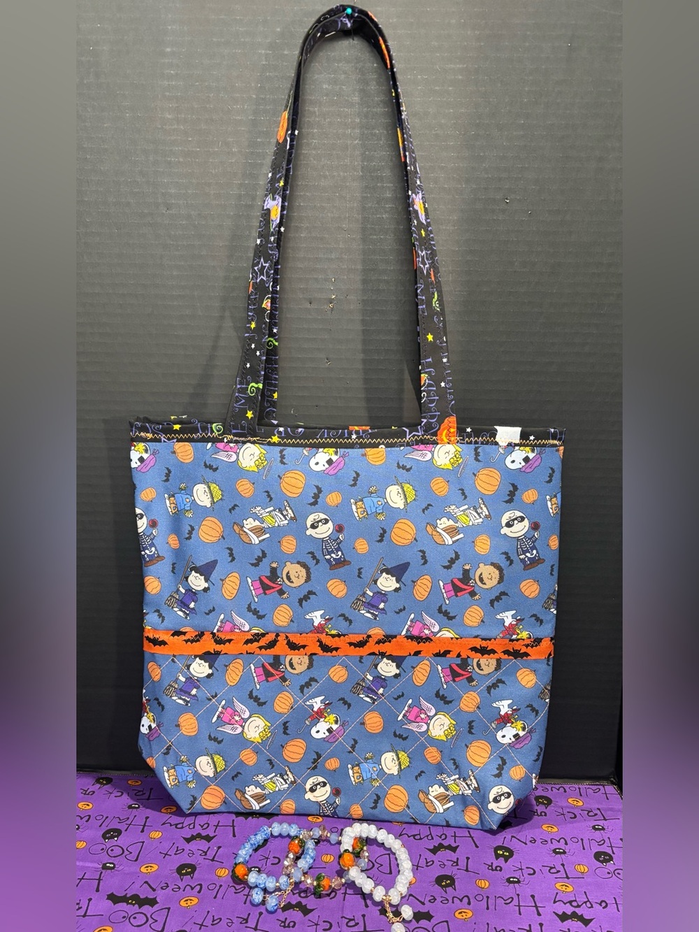 Halloween Charlie Brown Cartoon Print Quilted Tote Bag & Bracelet Set Bundle
